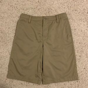 Under Armour golf shorts. Size 12 boys.